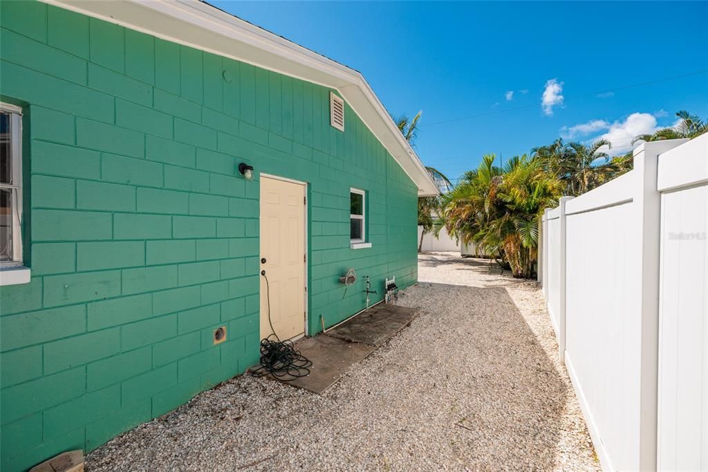 Activo con contrato: $599,999 (3 camas, 2 baños, 1421 Pies cuadrados)