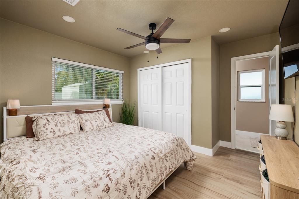 Activo con contrato: $599,999 (3 camas, 2 baños, 1421 Pies cuadrados)