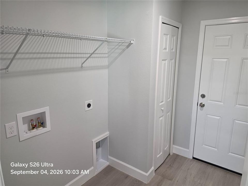 Activo con contrato: $279,000 (4 camas, 2 baños, 1625 Pies cuadrados)