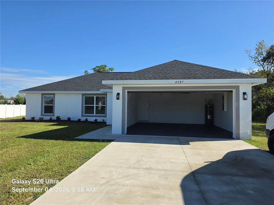 Activo con contrato: $279,000 (4 camas, 2 baños, 1625 Pies cuadrados)
