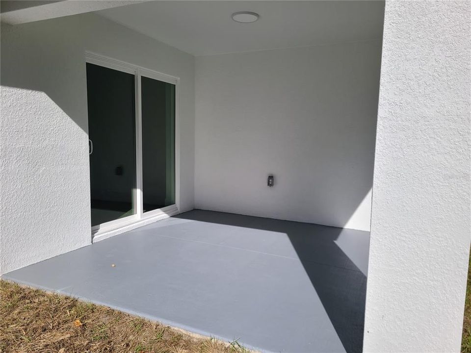 Activo con contrato: $279,000 (4 camas, 2 baños, 1625 Pies cuadrados)