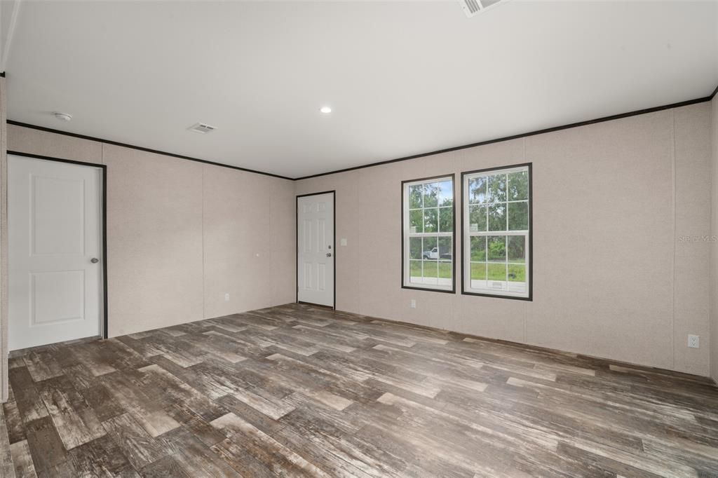 For Sale: $219,000 (3 beds, 2 baths, 1280 Square Feet)
