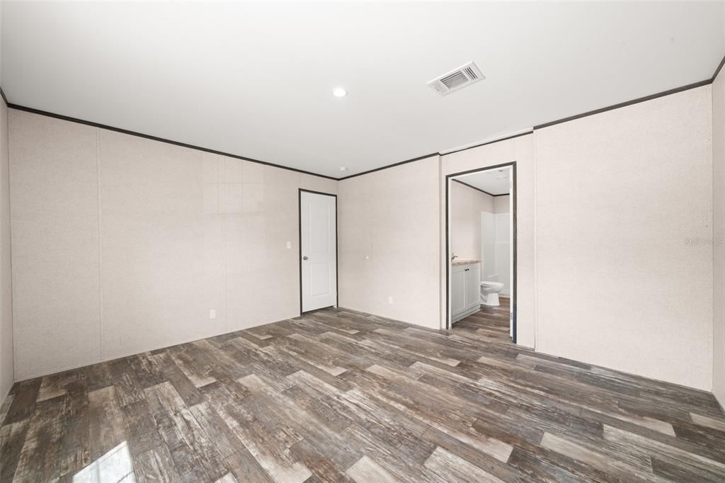For Sale: $219,000 (3 beds, 2 baths, 1280 Square Feet)