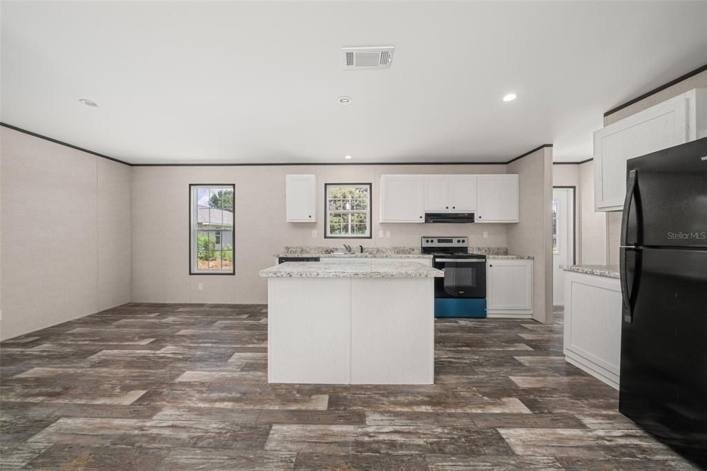 For Sale: $219,000 (3 beds, 2 baths, 1280 Square Feet)