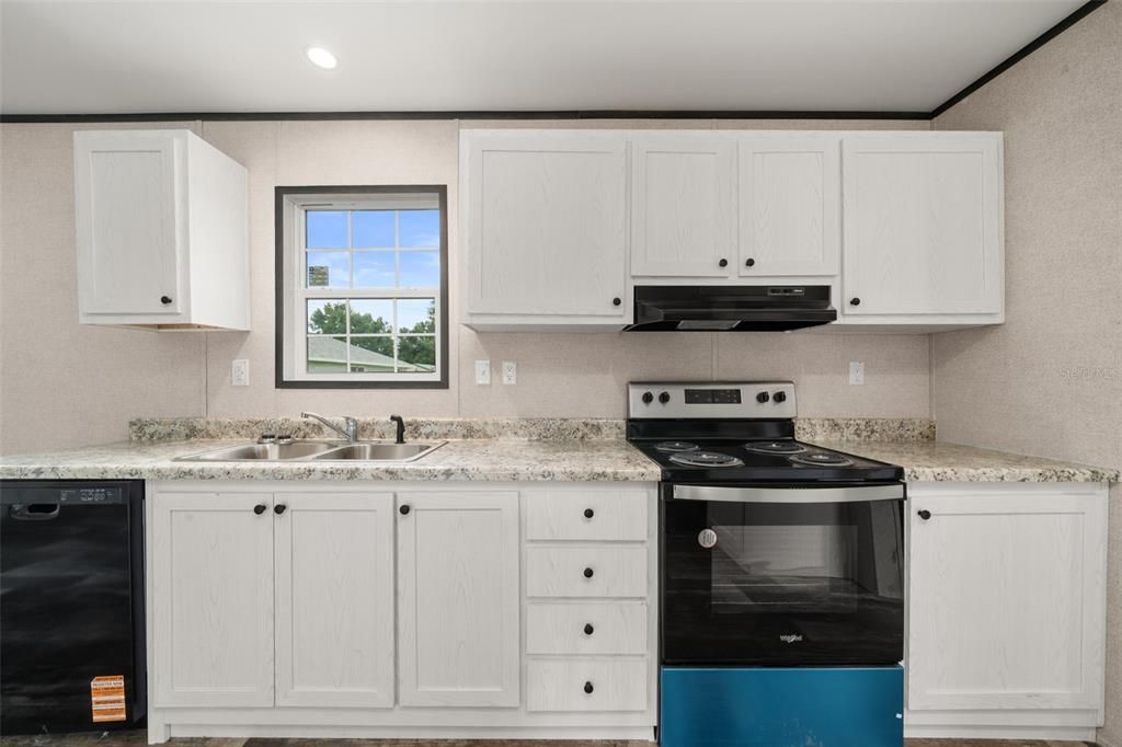 For Sale: $219,000 (3 beds, 2 baths, 1280 Square Feet)