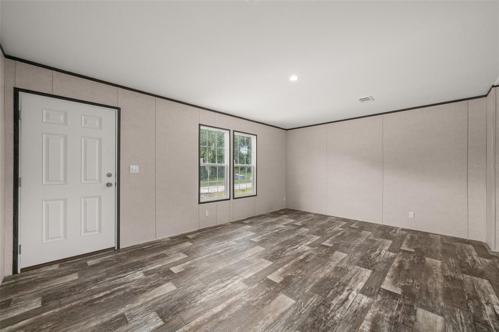 For Sale: $219,000 (3 beds, 2 baths, 1280 Square Feet)