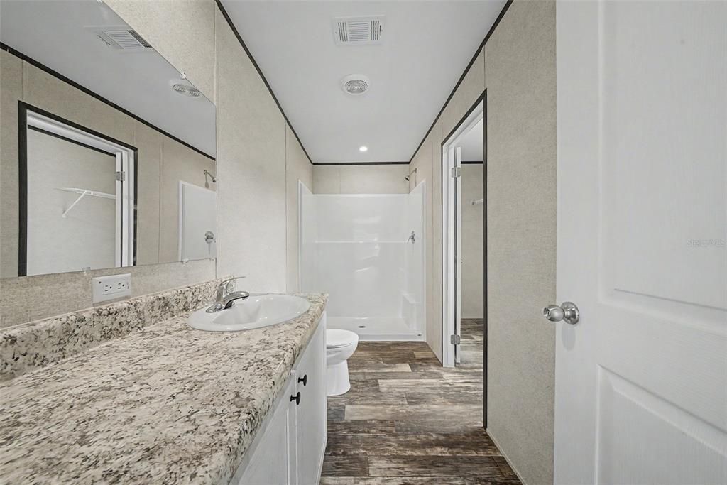 For Sale: $219,000 (3 beds, 2 baths, 1280 Square Feet)