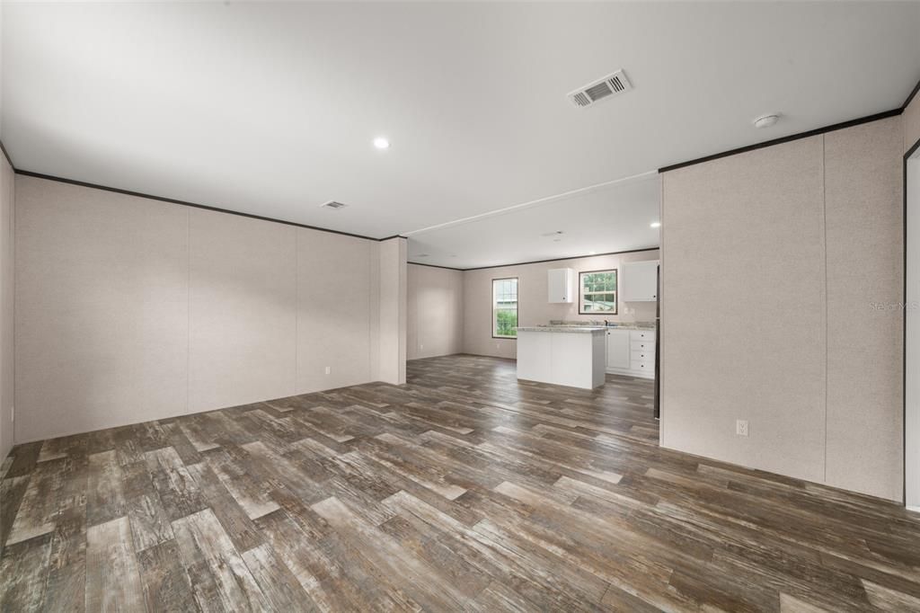 For Sale: $219,000 (3 beds, 2 baths, 1280 Square Feet)