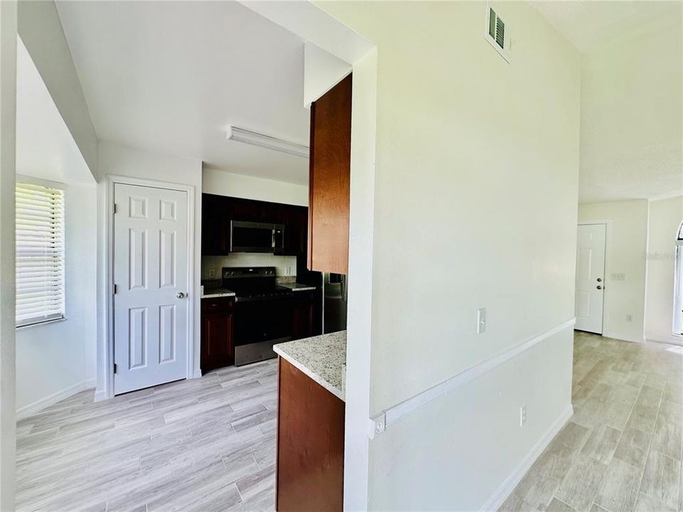 For Rent: $1,800 (3 beds, 2 baths, 1211 Square Feet)