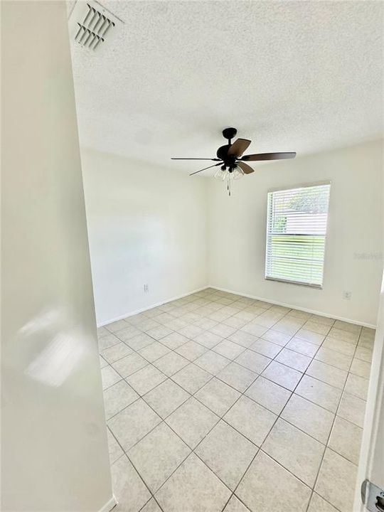 For Rent: $1,800 (3 beds, 2 baths, 1211 Square Feet)