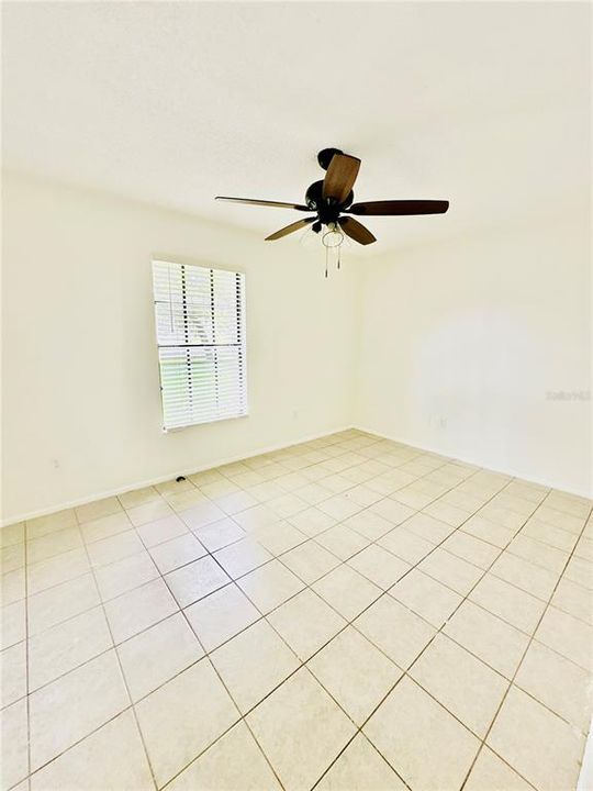For Rent: $1,800 (3 beds, 2 baths, 1211 Square Feet)