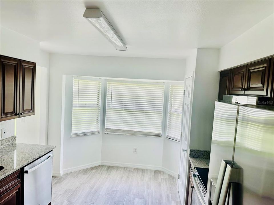 For Rent: $1,800 (3 beds, 2 baths, 1211 Square Feet)