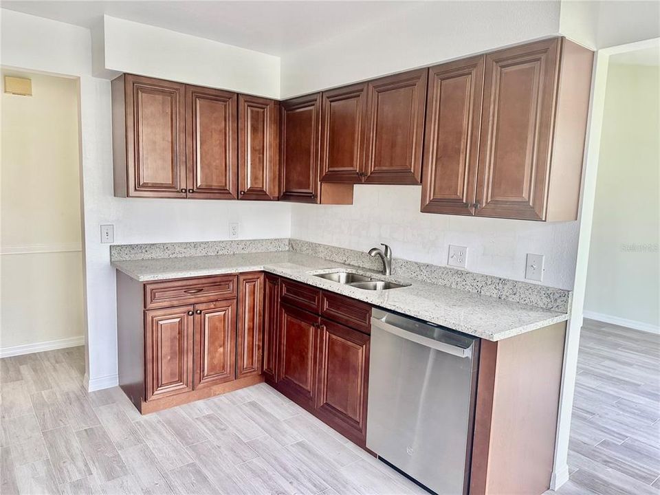 For Rent: $1,800 (3 beds, 2 baths, 1211 Square Feet)