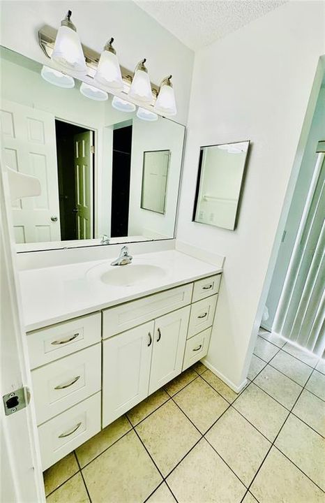 For Rent: $1,800 (3 beds, 2 baths, 1211 Square Feet)