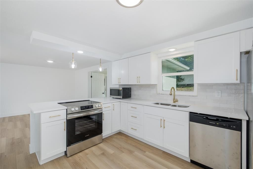 En Venta: $279,900 (3 camas, 2 baños, 1460 Pies cuadrados)