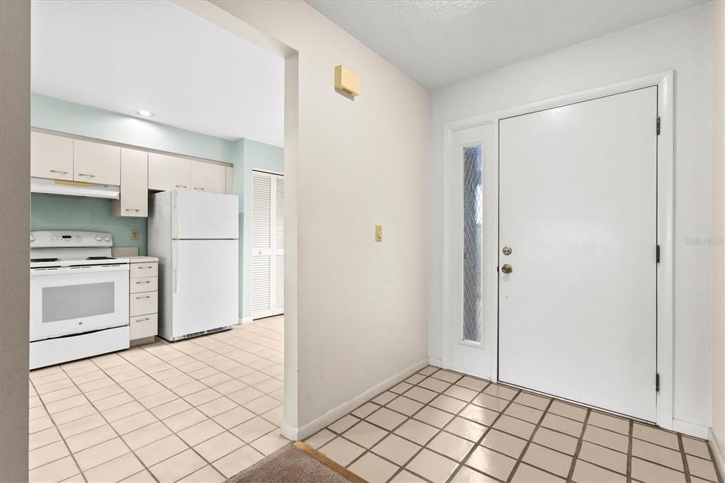 For Sale: $249,000 (2 beds, 2 baths, 1265 Square Feet)