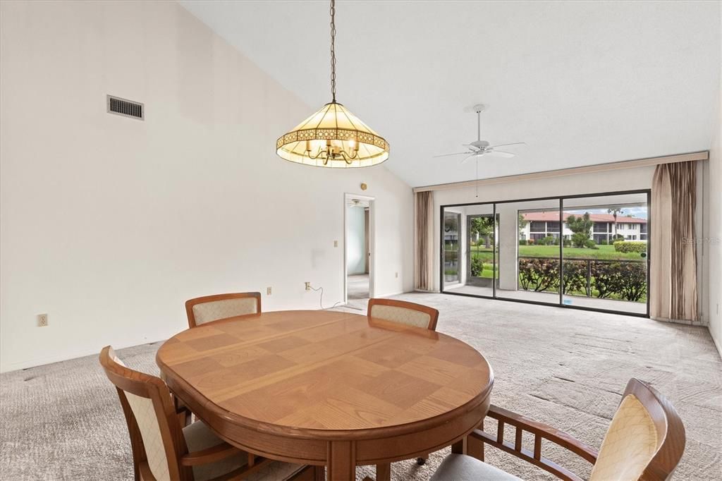 For Sale: $249,000 (2 beds, 2 baths, 1265 Square Feet)