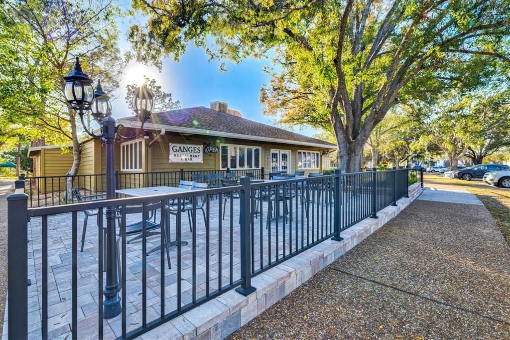 For Sale: $249,000 (2 beds, 2 baths, 1265 Square Feet)