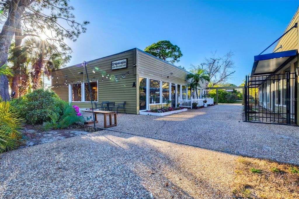 For Sale: $249,000 (2 beds, 2 baths, 1265 Square Feet)