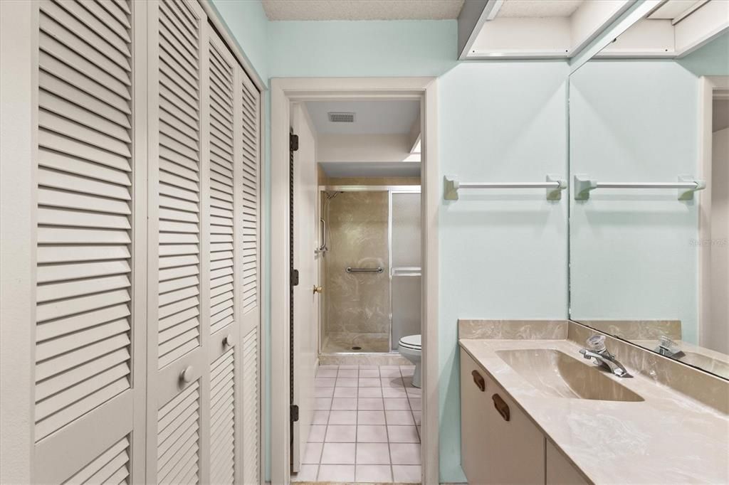 For Sale: $249,000 (2 beds, 2 baths, 1265 Square Feet)