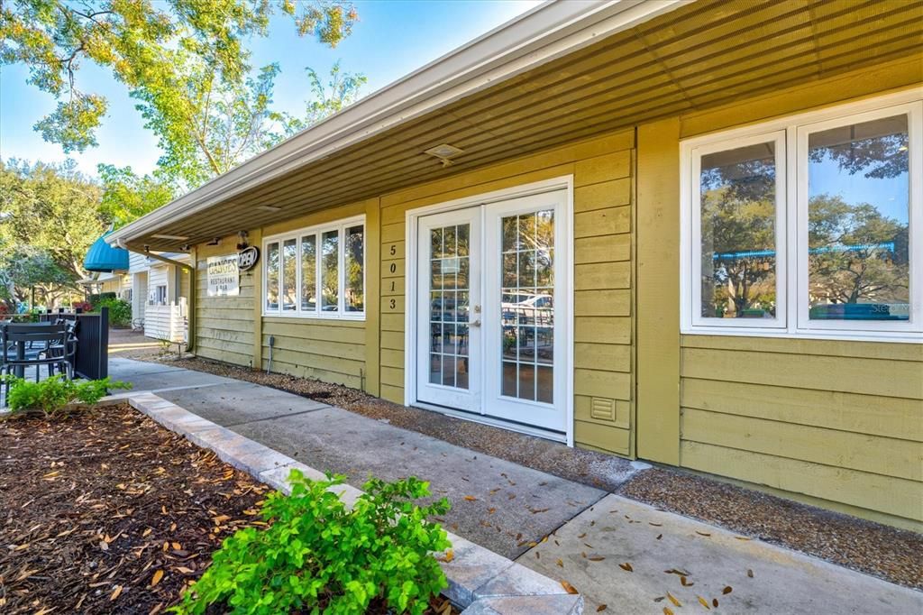 For Sale: $249,000 (2 beds, 2 baths, 1265 Square Feet)