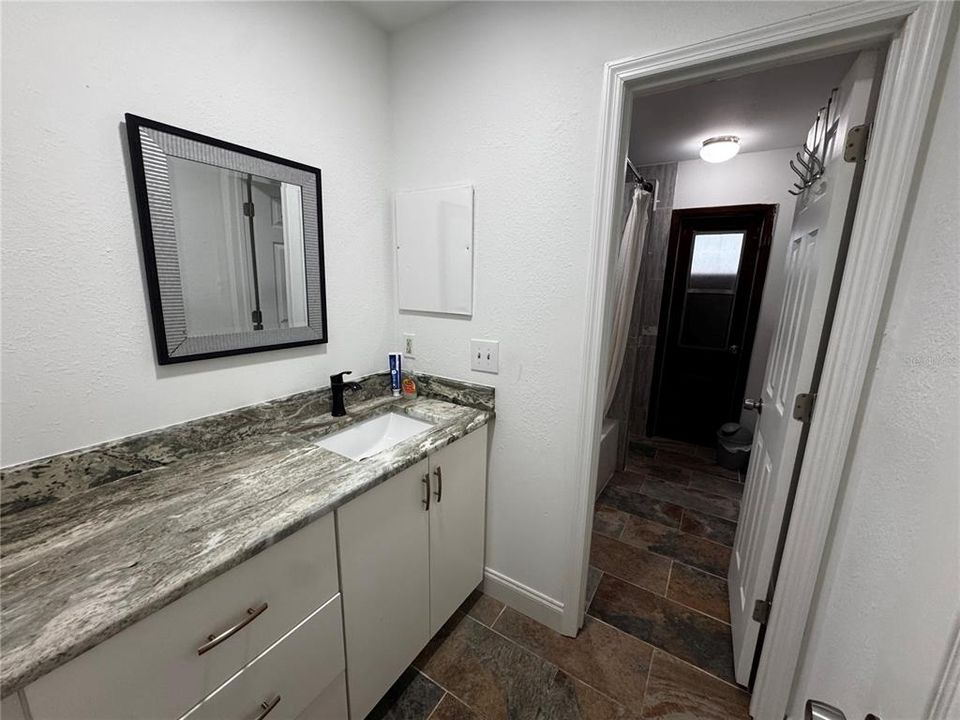 En Venta: $489,900 (4 camas, 2 baños, 2004 Pies cuadrados)