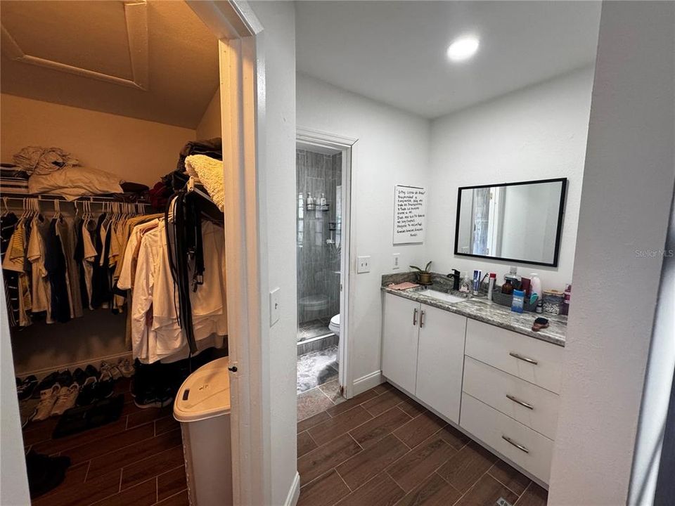 En Venta: $489,900 (4 camas, 2 baños, 2004 Pies cuadrados)