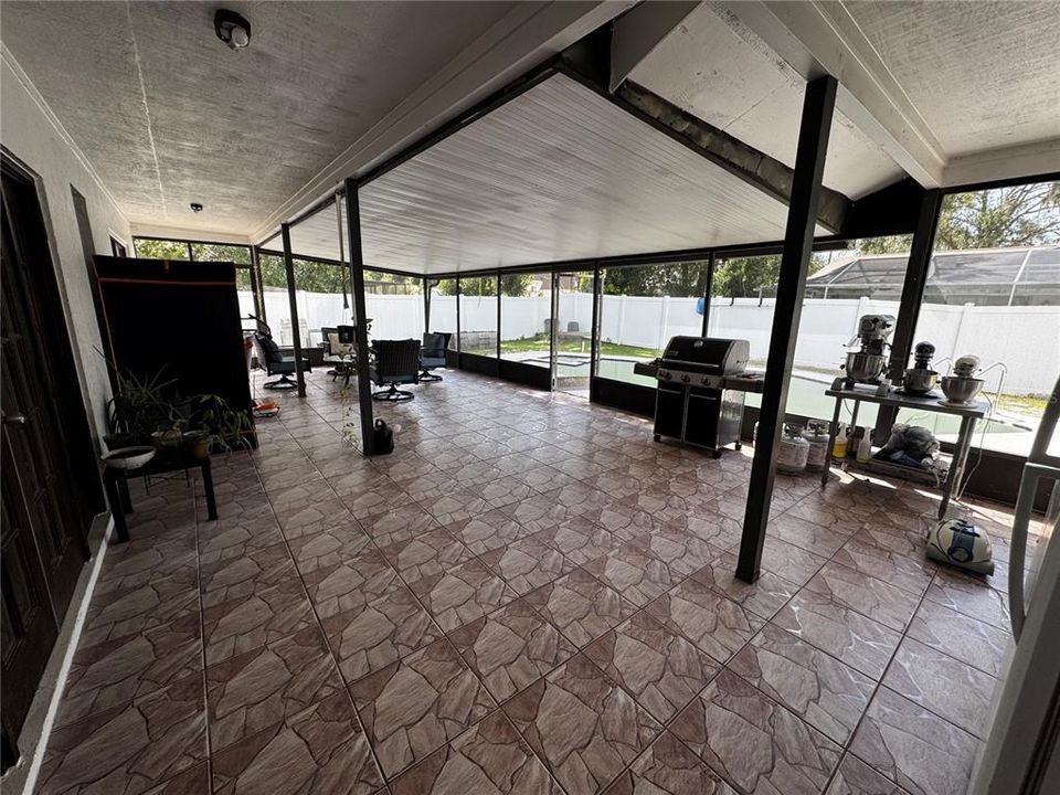 En Venta: $489,900 (4 camas, 2 baños, 2004 Pies cuadrados)