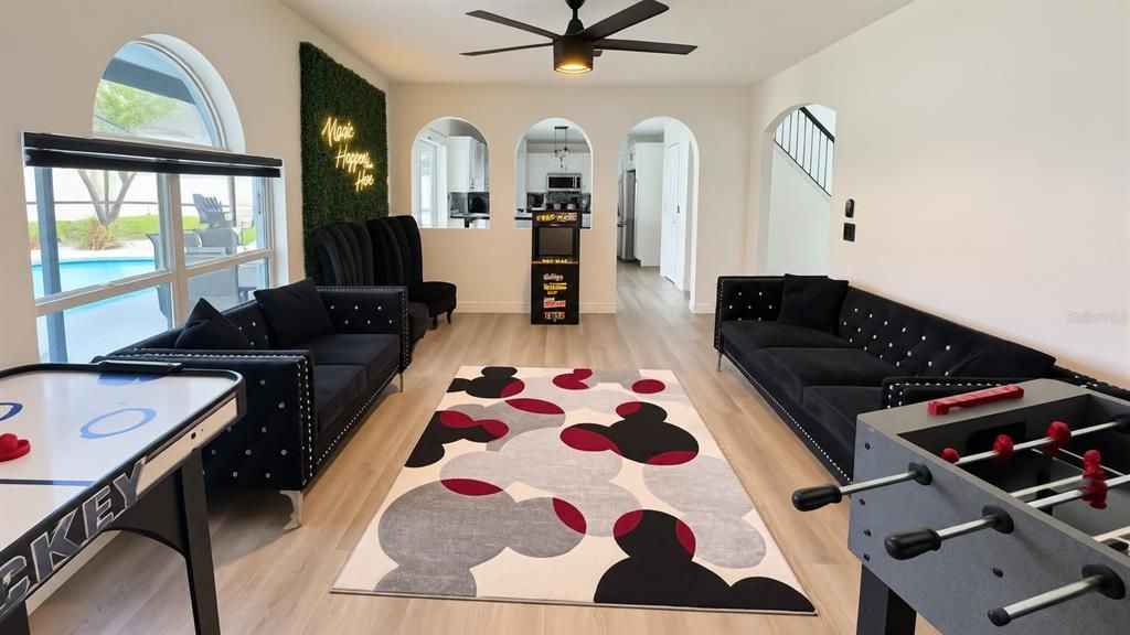 For Rent: $3,000 (4 beds, 2 baths, 2208 Square Feet)