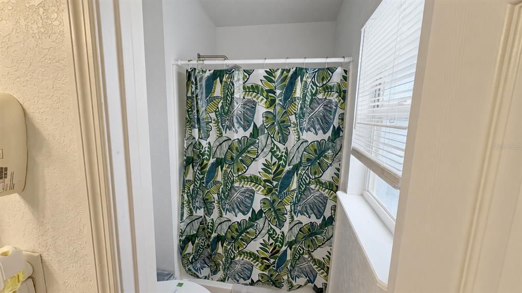 For Rent: $3,000 (4 beds, 2 baths, 2208 Square Feet)