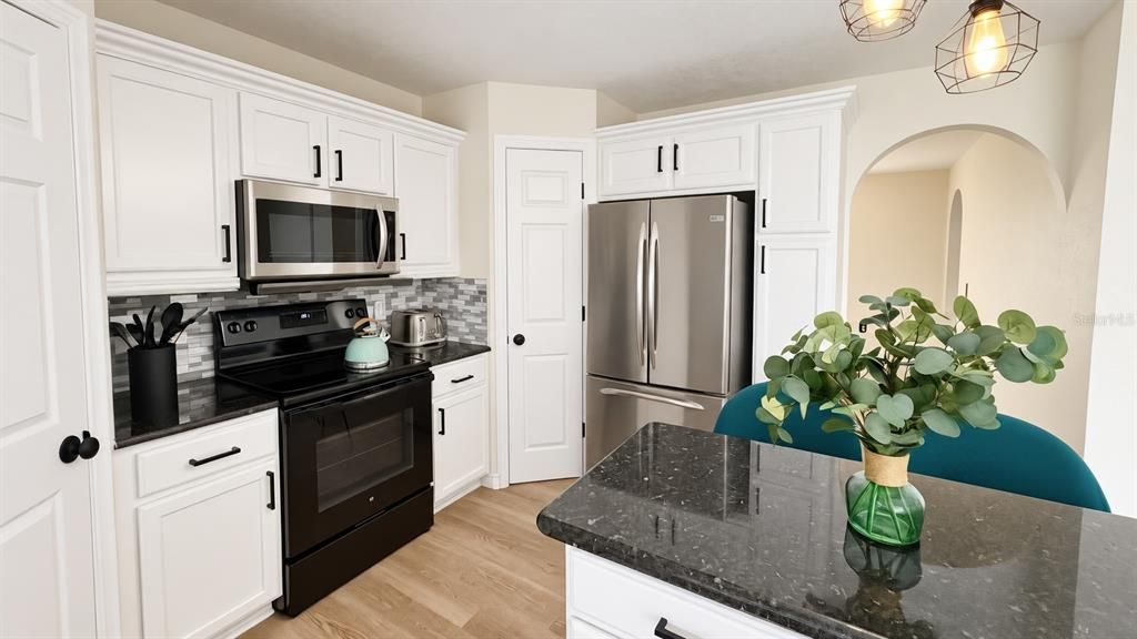 For Rent: $3,000 (4 beds, 2 baths, 2208 Square Feet)