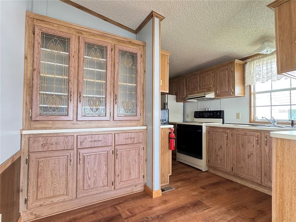 For Sale: $79,900 (2 beds, 1 baths, 678 Square Feet)