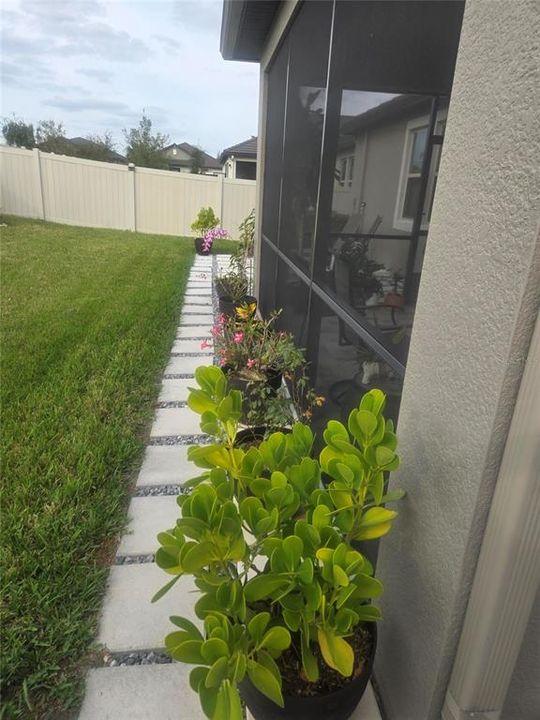 For Sale: $359,900 (2 beds, 2 baths, 1770 Square Feet)