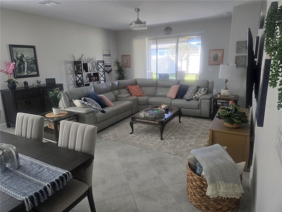 For Sale: $359,900 (2 beds, 2 baths, 1770 Square Feet)