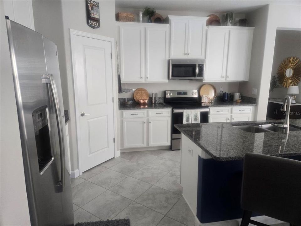 For Sale: $359,900 (2 beds, 2 baths, 1770 Square Feet)