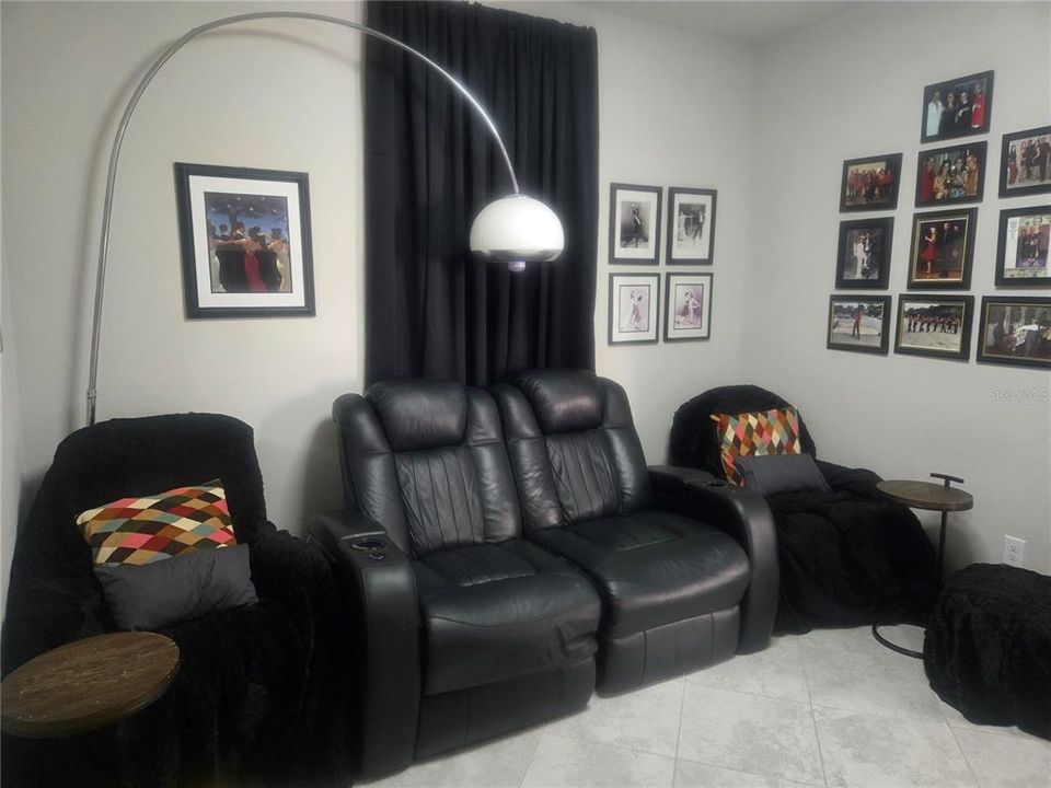 For Sale: $359,900 (2 beds, 2 baths, 1770 Square Feet)