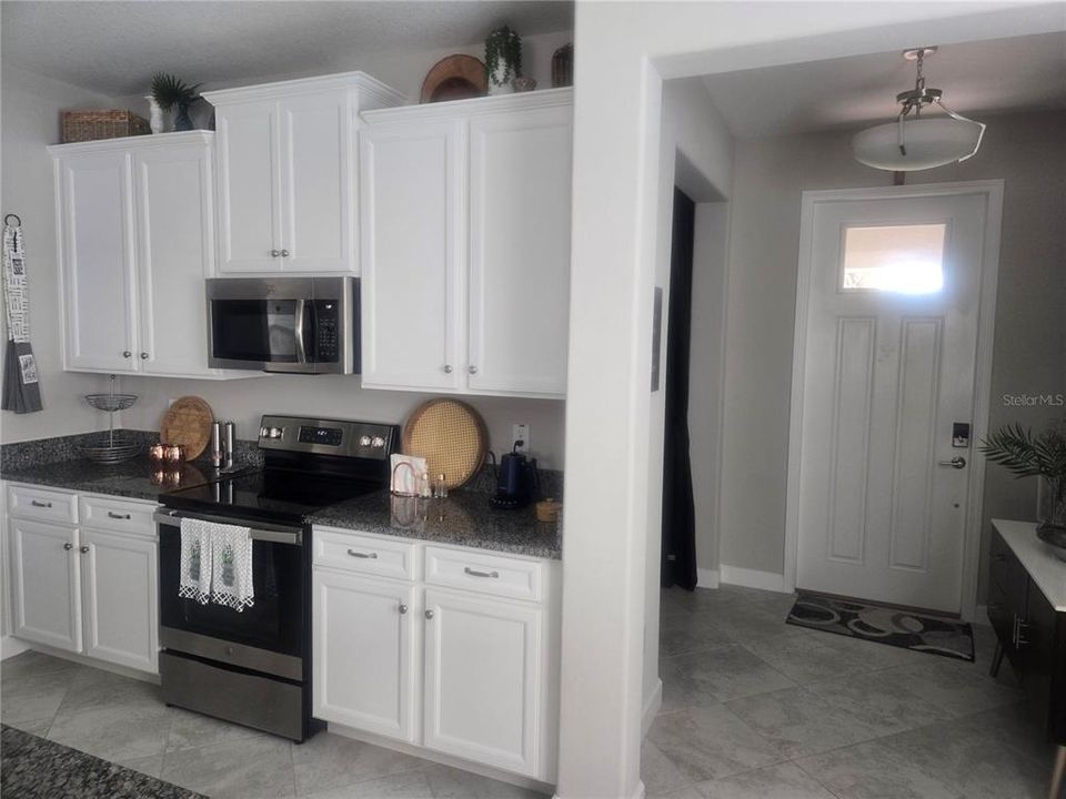For Sale: $359,900 (2 beds, 2 baths, 1770 Square Feet)