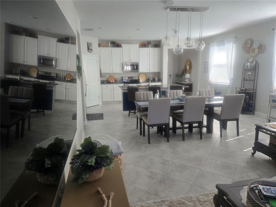 For Sale: $359,900 (2 beds, 2 baths, 1770 Square Feet)