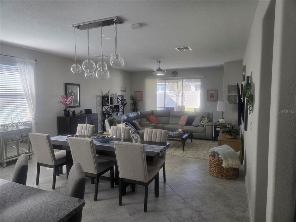 For Sale: $359,900 (2 beds, 2 baths, 1770 Square Feet)