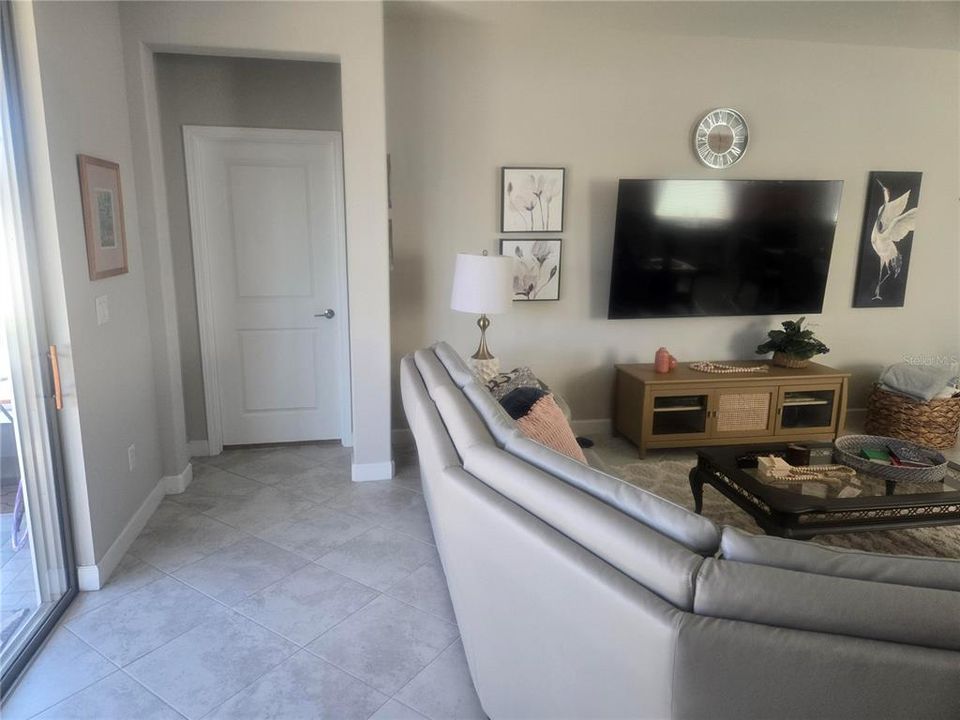 For Sale: $359,900 (2 beds, 2 baths, 1770 Square Feet)