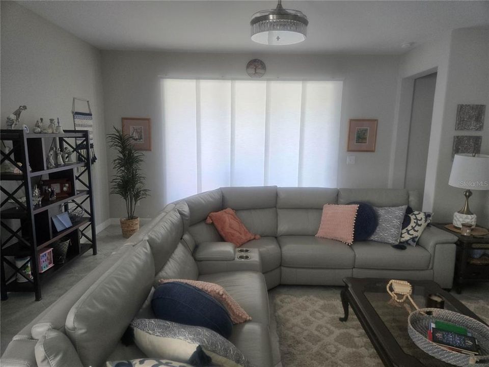 For Sale: $359,900 (2 beds, 2 baths, 1770 Square Feet)