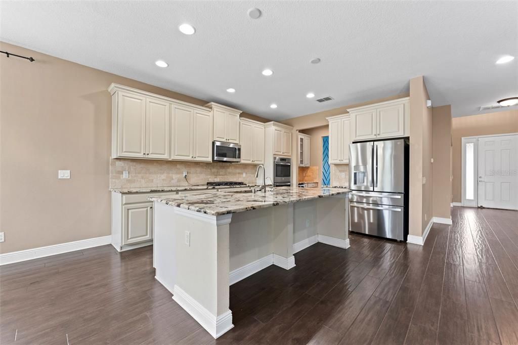 For Rent: $4,000 (5 beds, 3 baths, 3316 Square Feet)