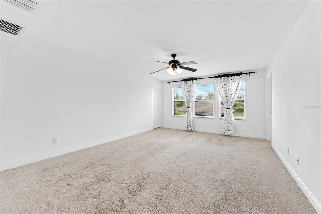 For Rent: $4,000 (5 beds, 3 baths, 3316 Square Feet)