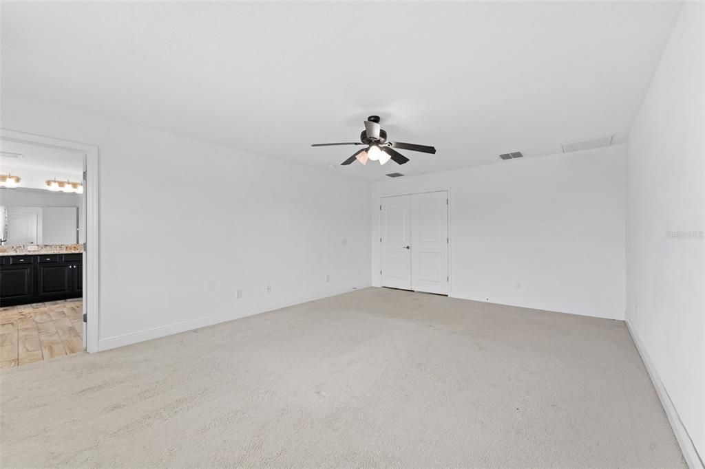 For Rent: $4,000 (5 beds, 3 baths, 3316 Square Feet)