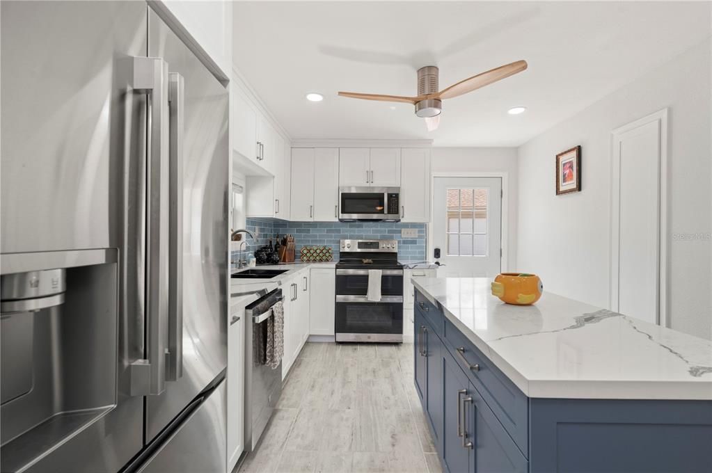 For Sale: $949,000 (3 beds, 2 baths, 1838 Square Feet)