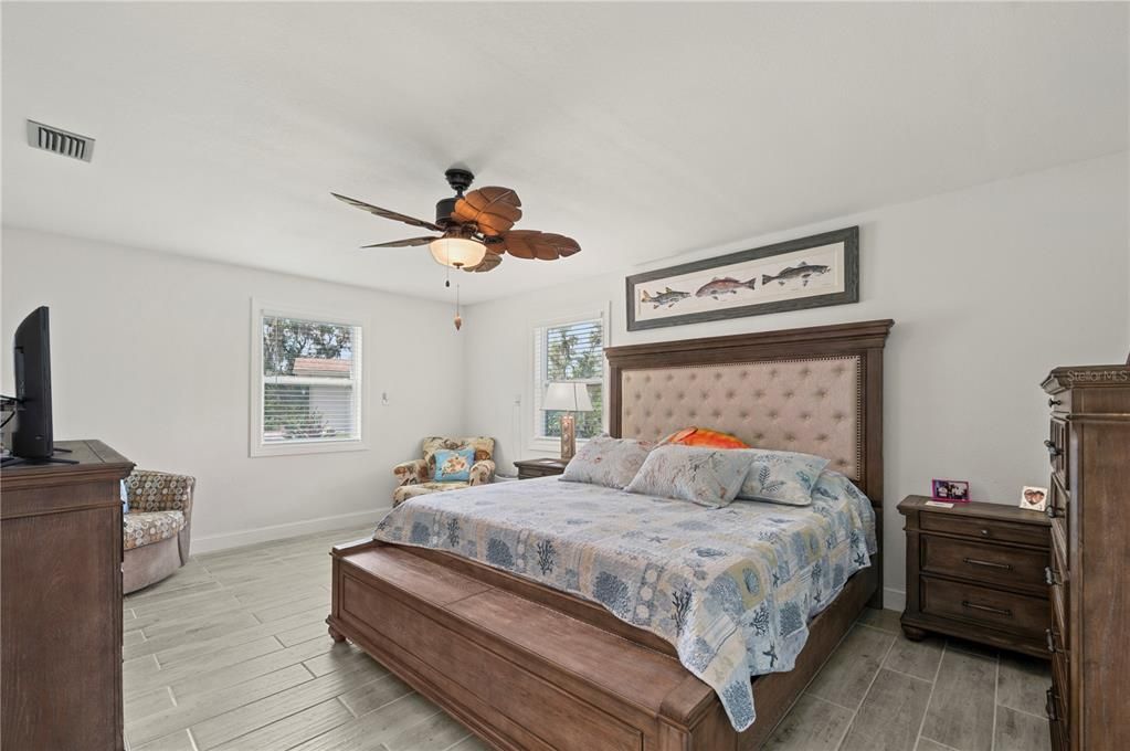 For Sale: $949,000 (3 beds, 2 baths, 1838 Square Feet)
