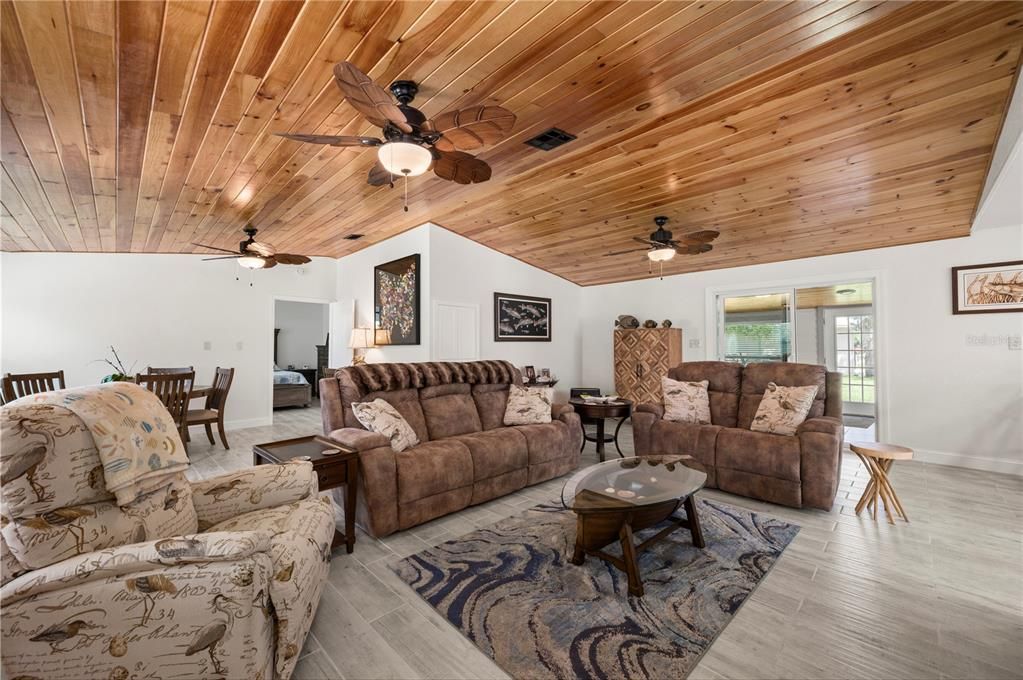 For Sale: $949,000 (3 beds, 2 baths, 1838 Square Feet)