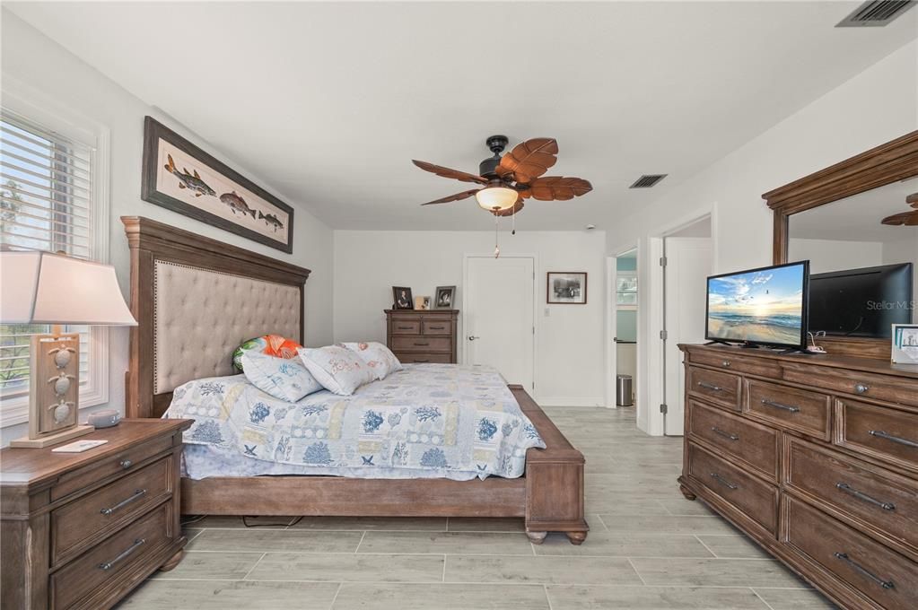 For Sale: $949,000 (3 beds, 2 baths, 1838 Square Feet)