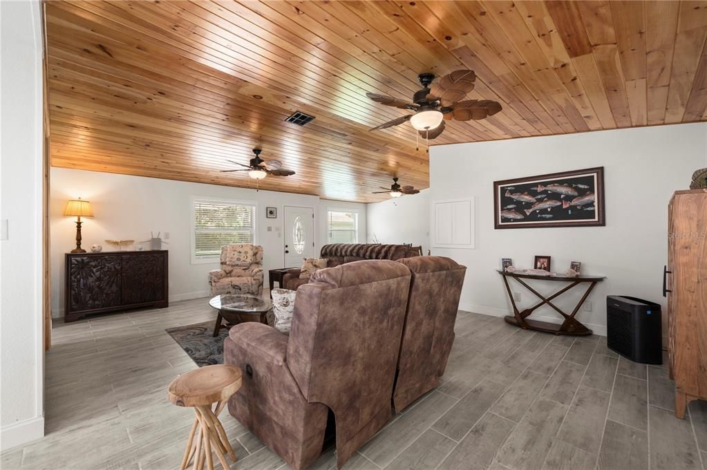 For Sale: $949,000 (3 beds, 2 baths, 1838 Square Feet)