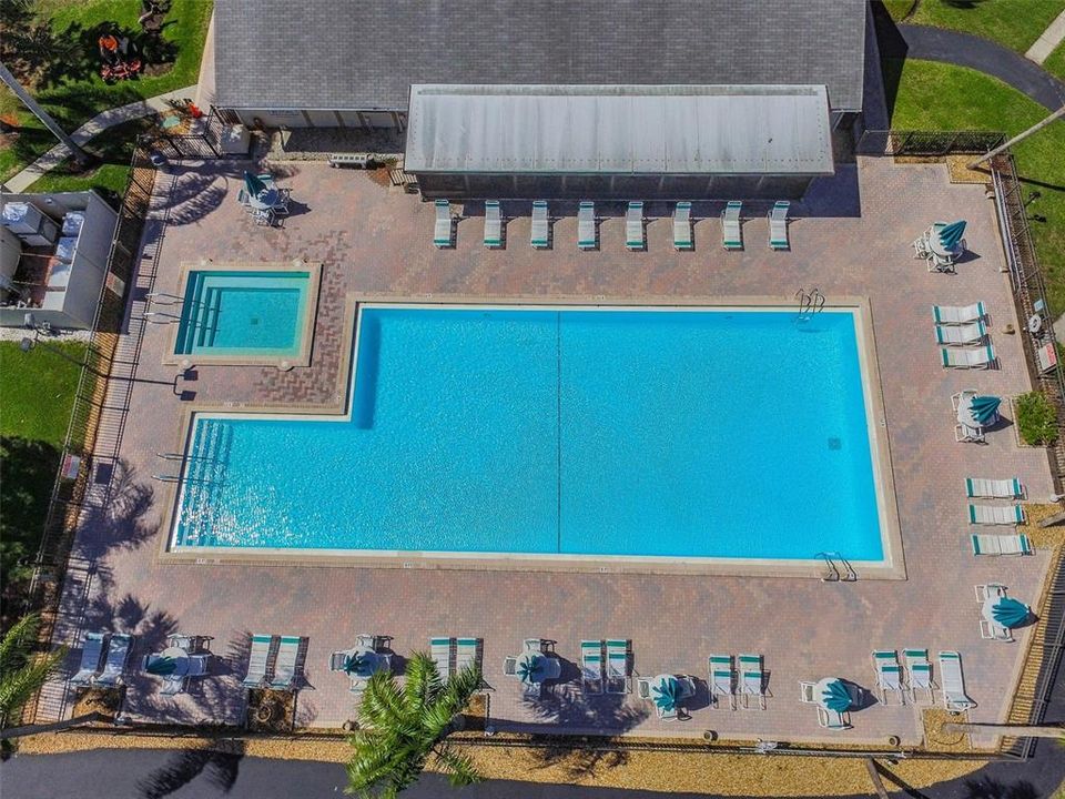 На продажу: $159,900 (2 спален, 2 ванн, 1041 Квадратных фут)